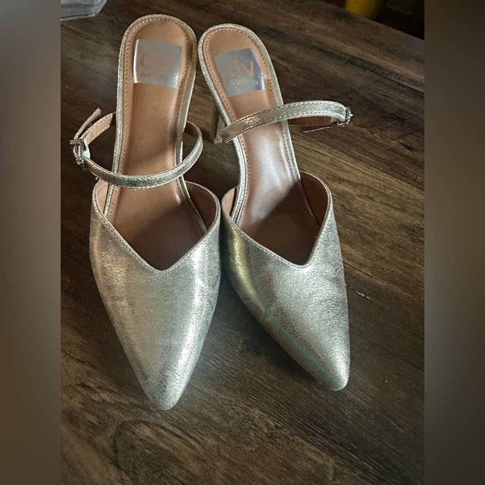 Dolce Vita Shimmery weathered look Gold Pointed Toe Mules